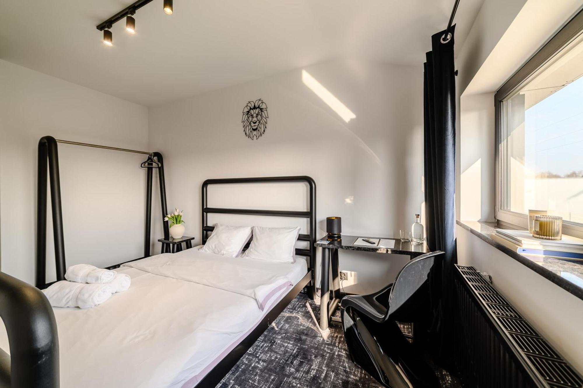 Golden Lion House Bed&Breakfast Rumia Eksteriør billede