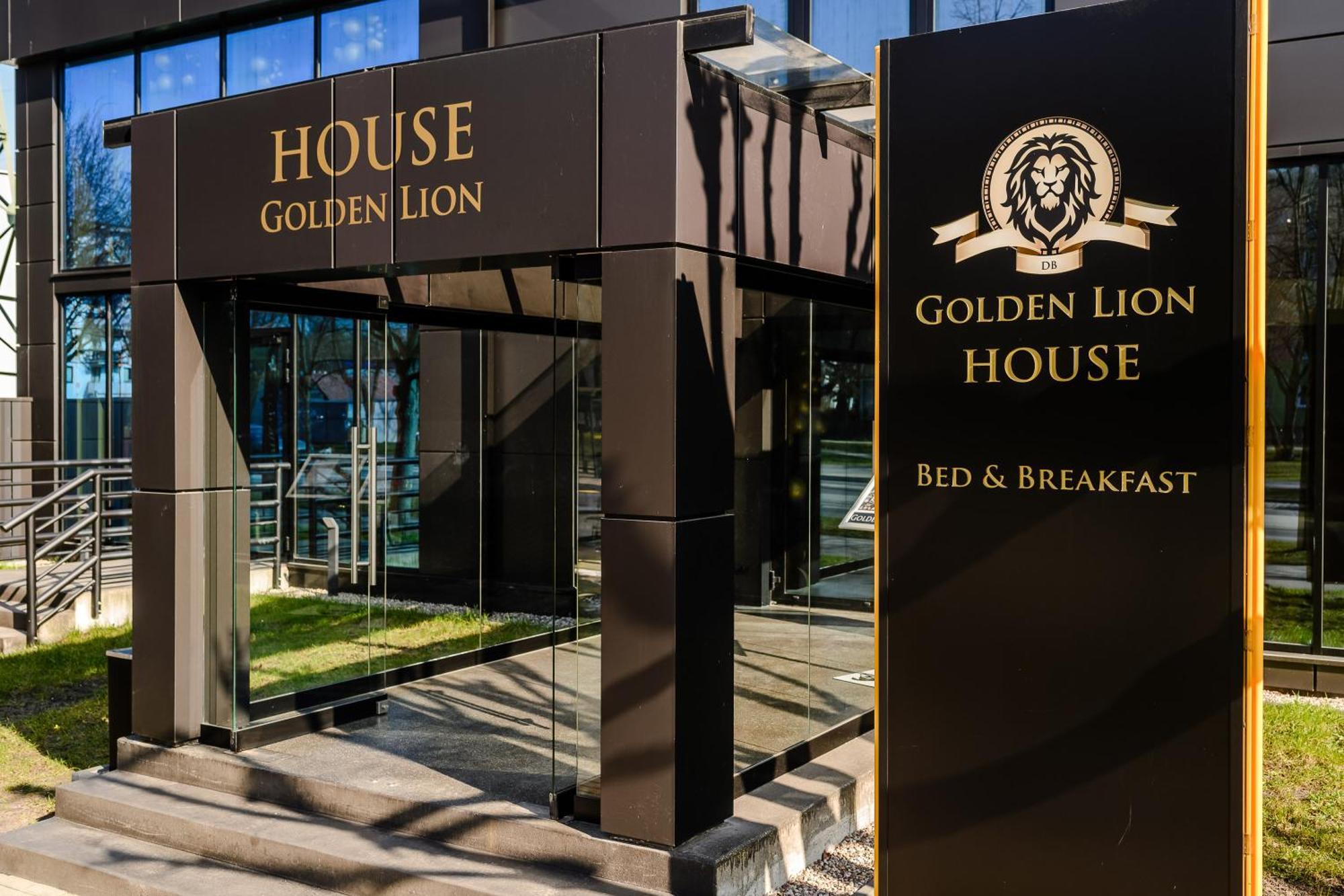 Golden Lion House Bed&Breakfast Rumia Eksteriør billede